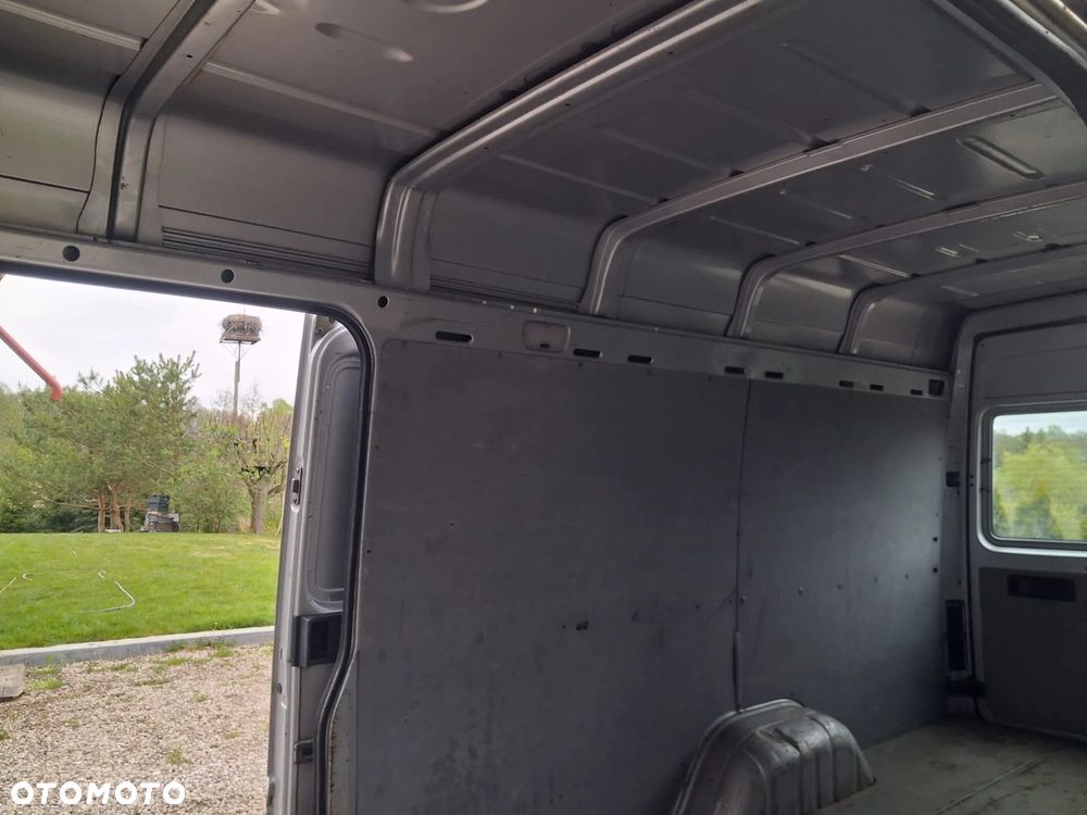 Mercedes-Benz Sprinter - 13
