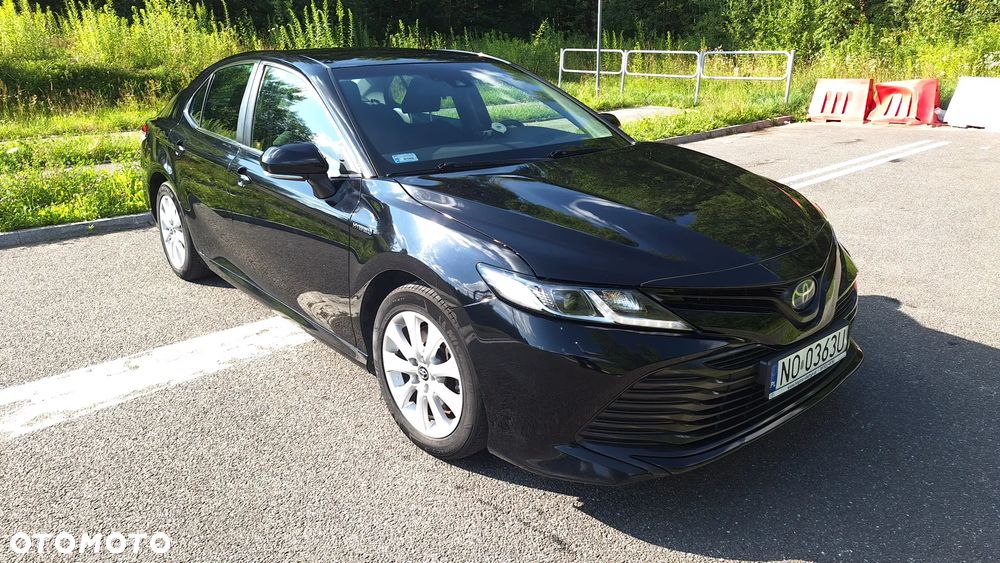 Toyota Camry - 1