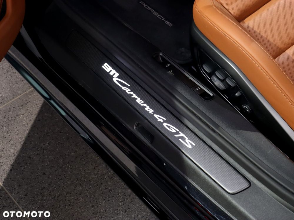 Porsche 911 Carrera T-Hybrid 4 GTS - 29