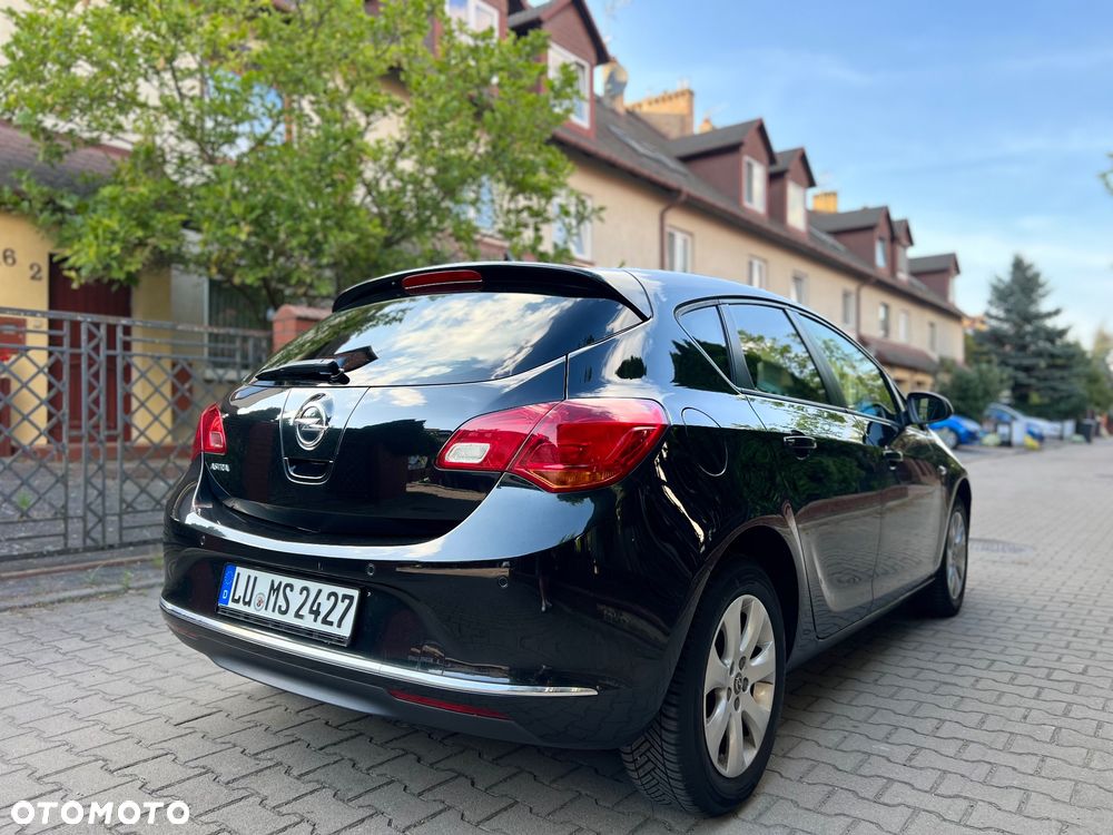 Opel Astra 1.4 Turbo Innovation - 11