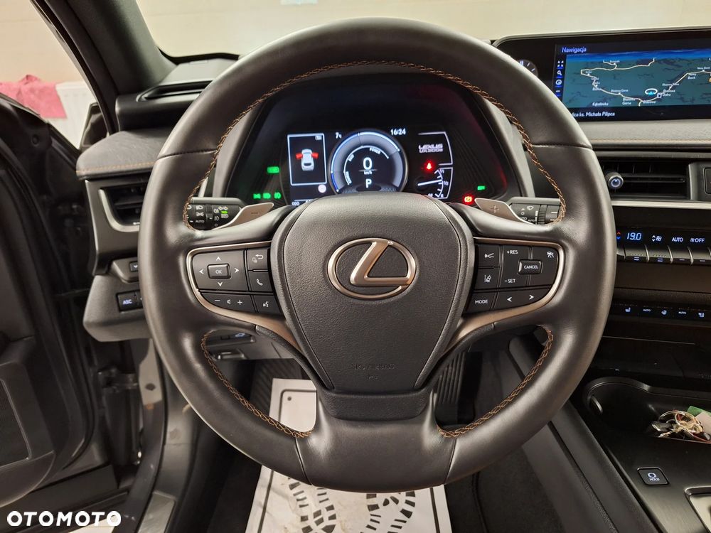 Lexus UX 300e Executive Line - 30
