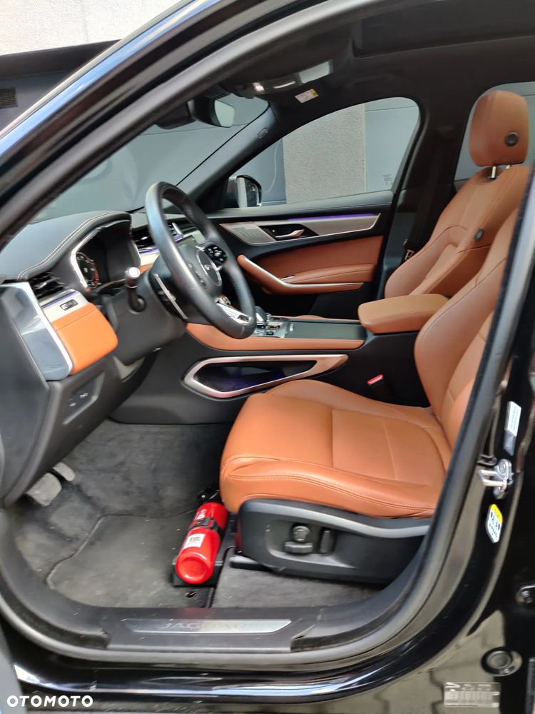 Jaguar F-Pace 2.0 P250 mHEV AWD R-Dynamic S - 32