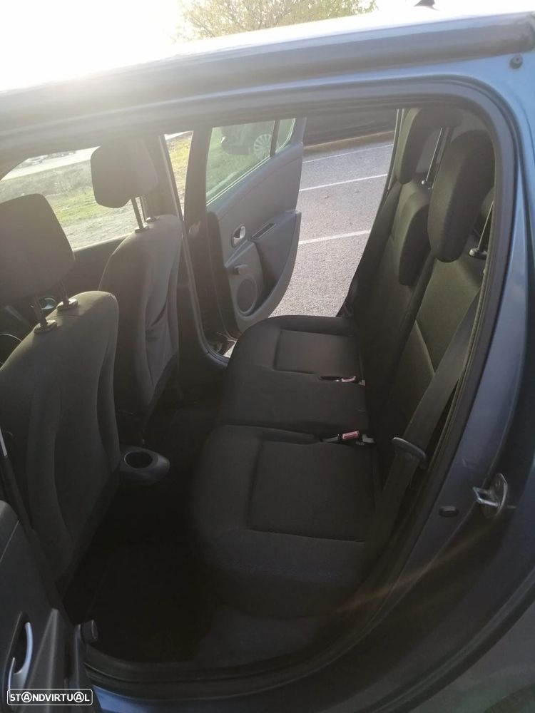 Renault Clio 1.5 dCi Dynamique - 8