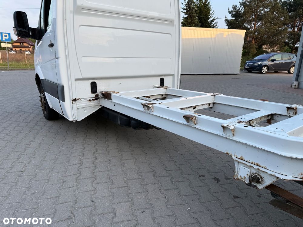 Mercedes-Benz Sprinter - 11