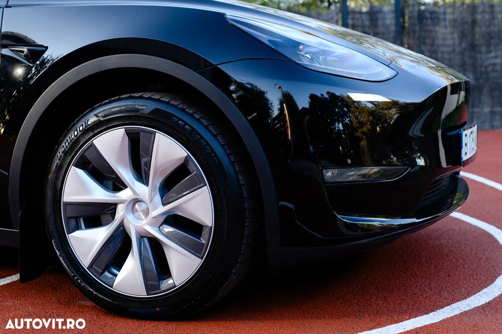 Tesla Model Y - 5