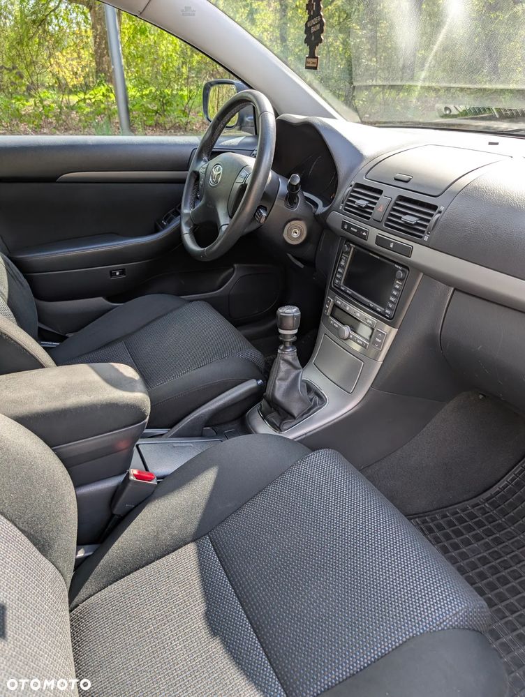 Toyota Avensis 2.0 D-4D Team - 16