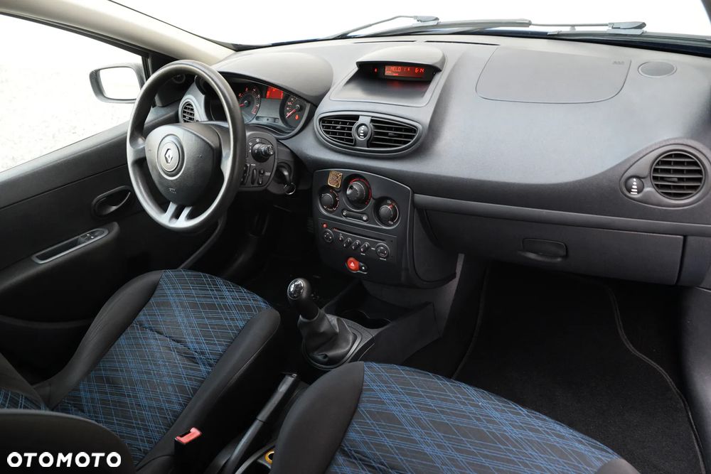 Renault Clio 1.2 16V Confort Privilege - 6