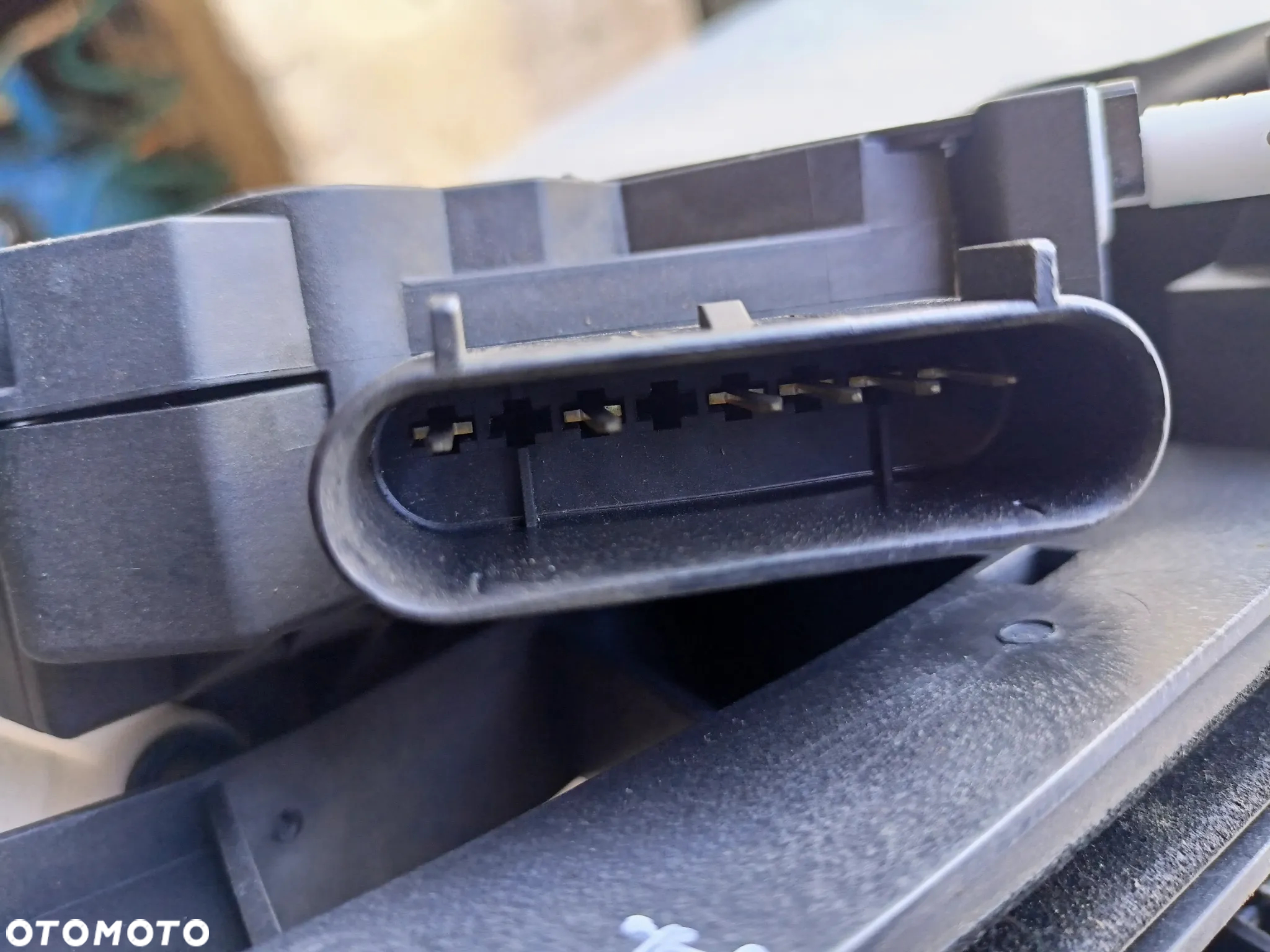 ZAMEK DRZWI LEWY TYŁ FOCUS MK3 BM5AA26413CB 6 PIN - 5