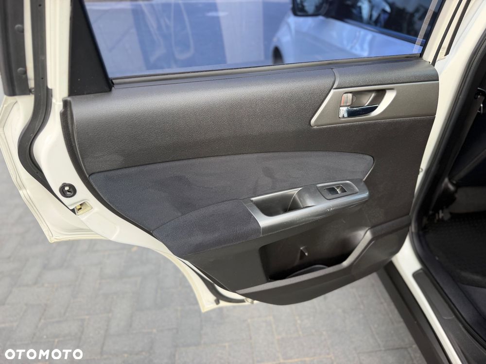 Subaru Forester 2.0X Exclusive - 28