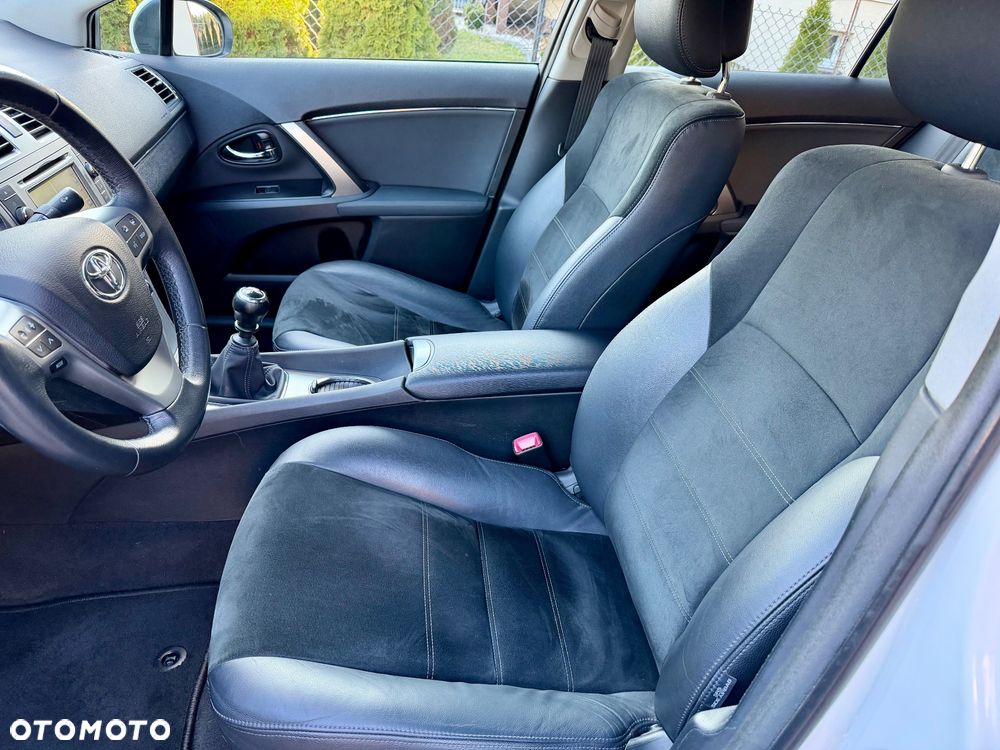 Toyota Avensis 1.8 Sol NAVI - 15