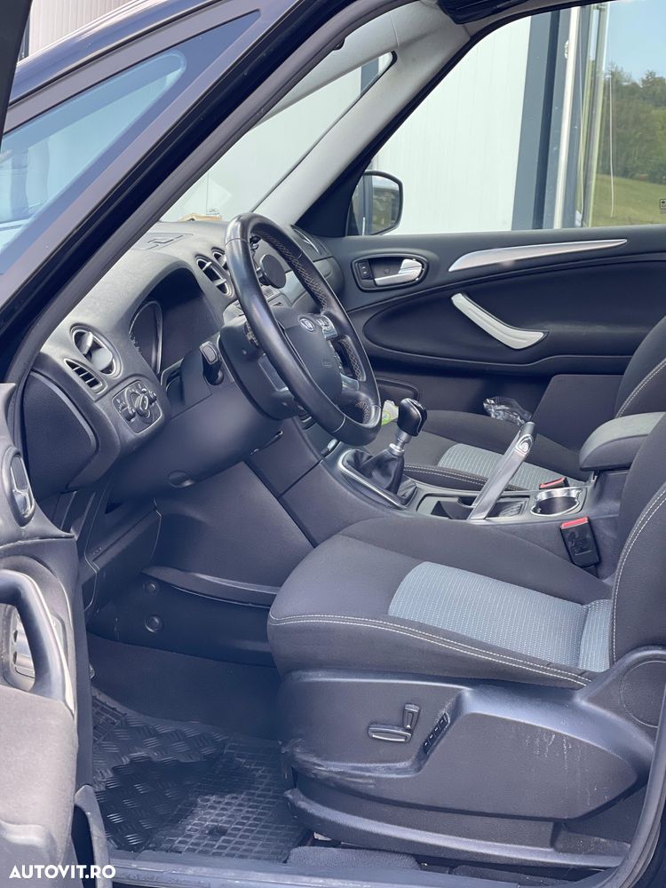 Ford Galaxy - 9