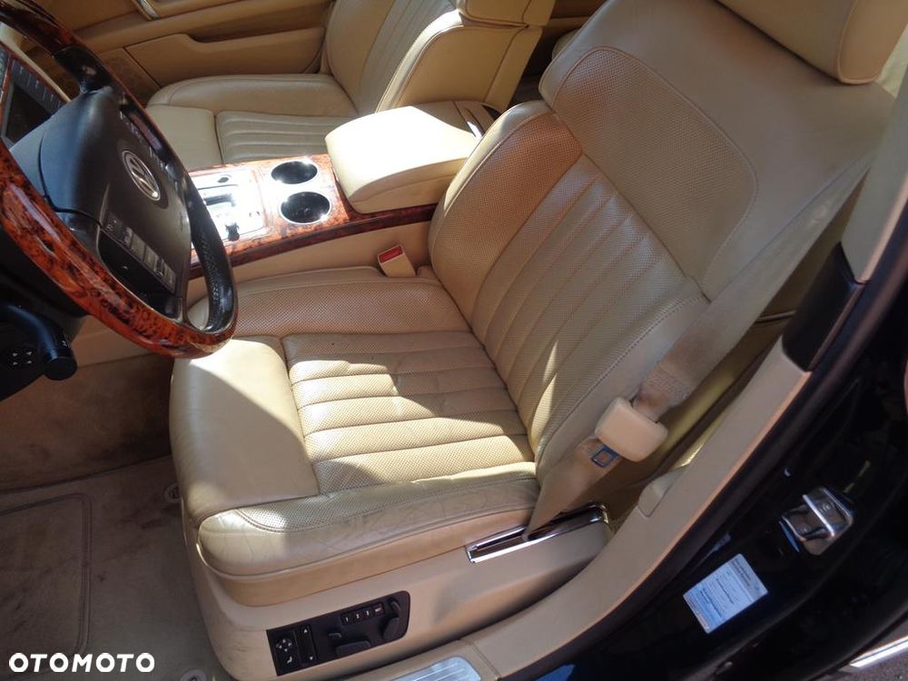 Volkswagen Phaeton - 18
