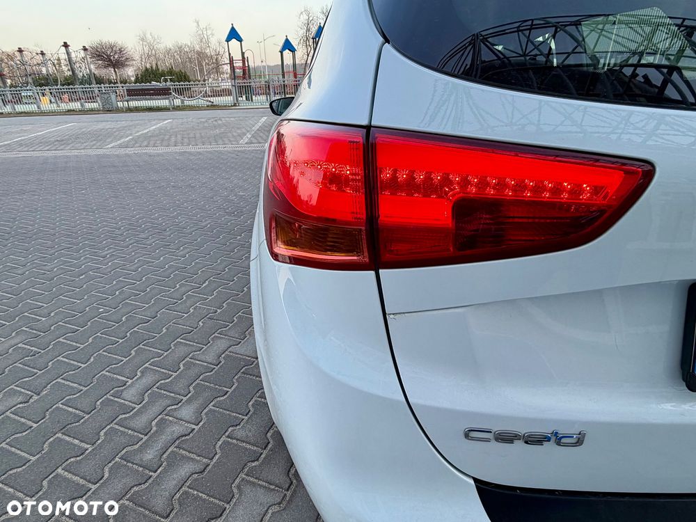 Kia Ceed - 27