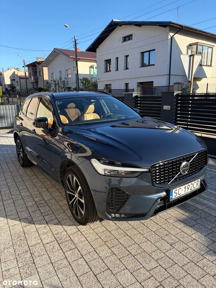 Volvo XC 60 B5 D AWD Ultimate Dark - 2