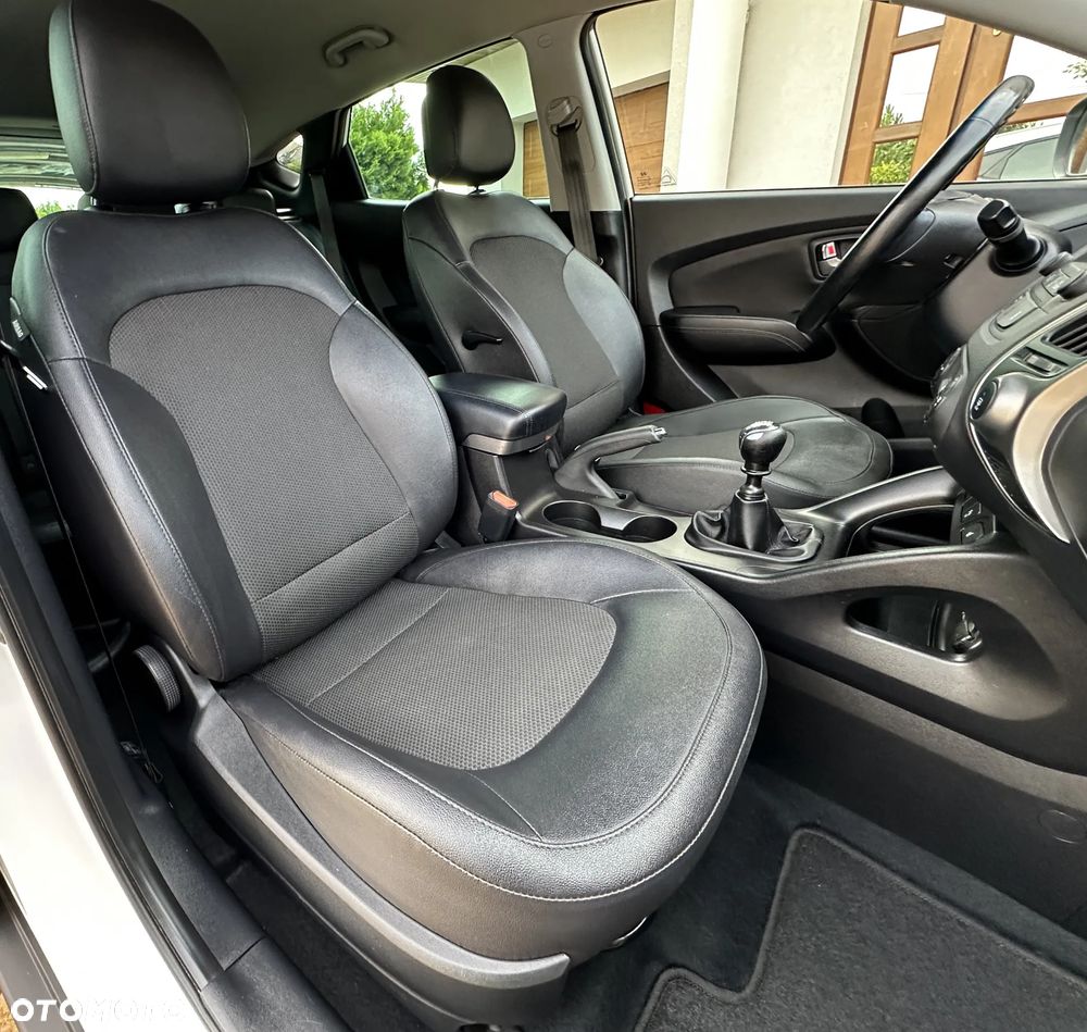 Hyundai ix35 blue 1.6 2WD Finale Silver - 24