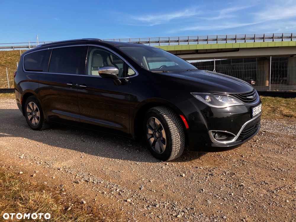 Chrysler Pacifica - 25