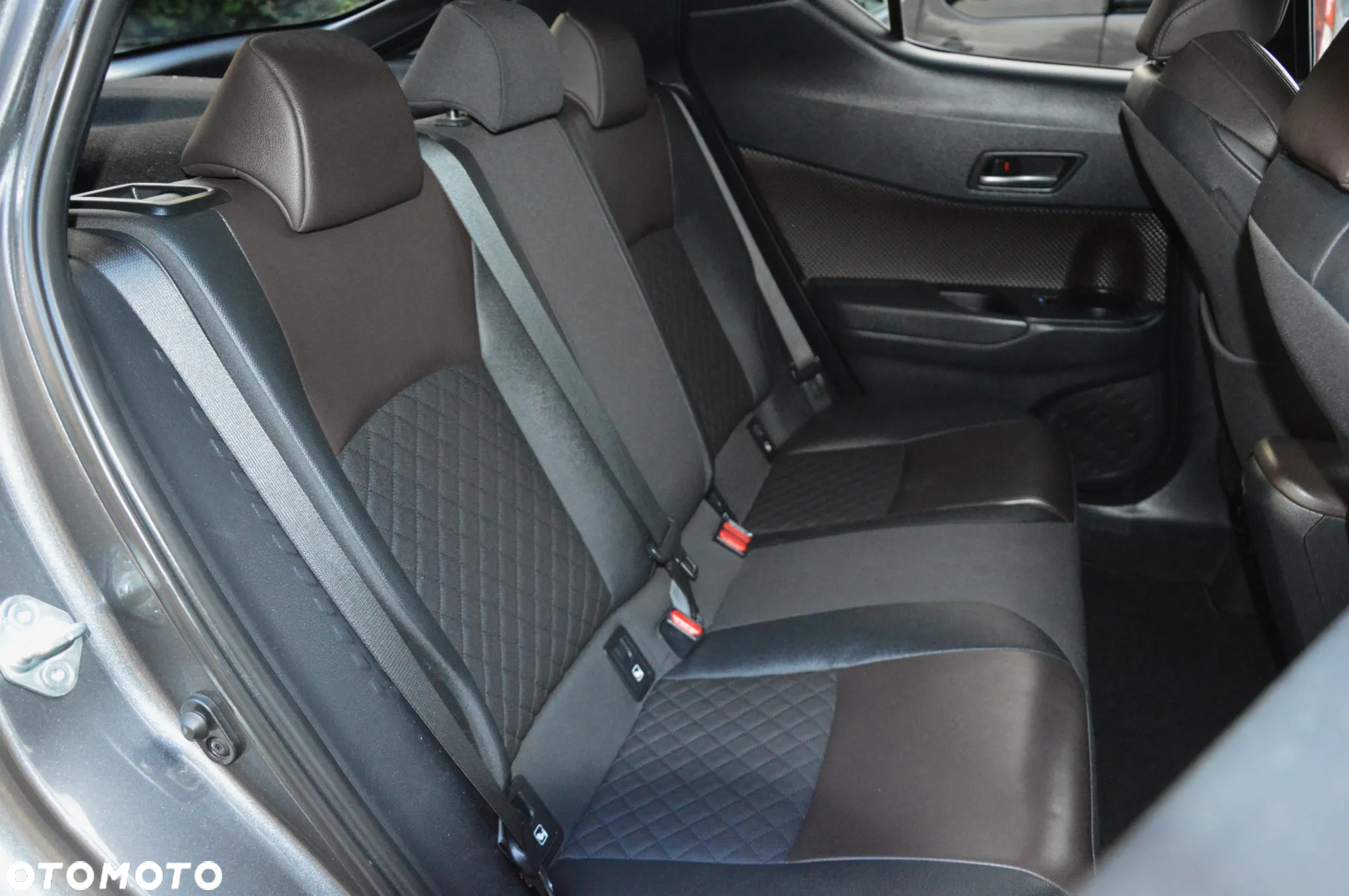 Toyota C-HR 1.8 Hybrid Premium - 37