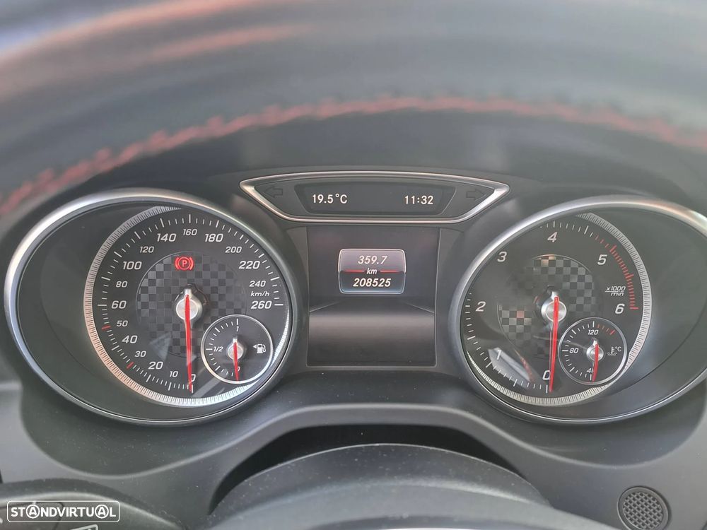 Mercedes-Benz A 180 d AMG Line - 28