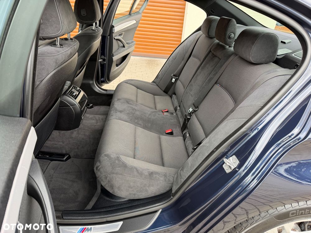 BMW Seria 5 520i Sport-Aut - 35