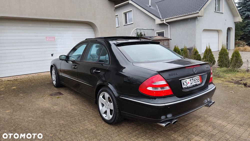 Mercedes-Benz Klasa E 500 4Matic Avantgarde Sport Edition AMG - 33