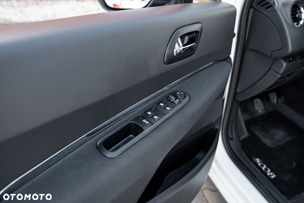 Peugeot 5008 HDI 150 Allure - 18