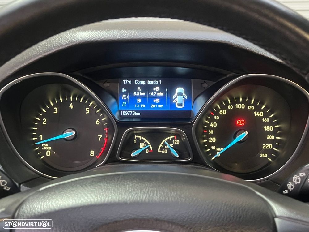 Ford Focus 1.0 EcoBoost Titanium - 11
