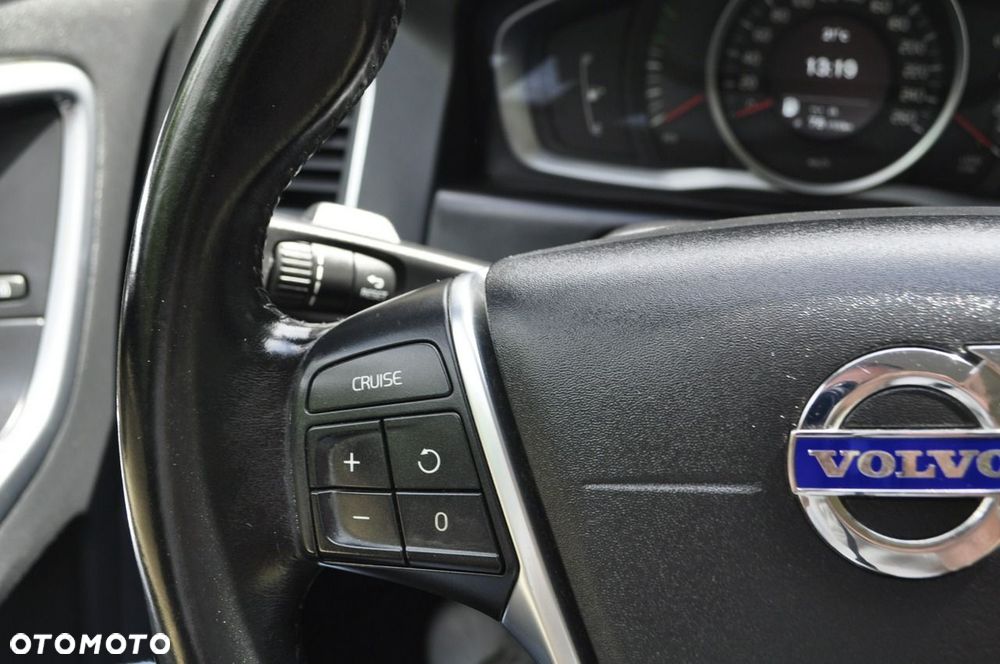 Volvo XC 60 D4 Geartronic Summum - 16