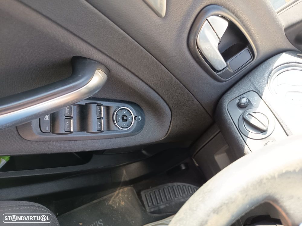 Ford Mondeo SW 1.8 TDCi Titanium - 14