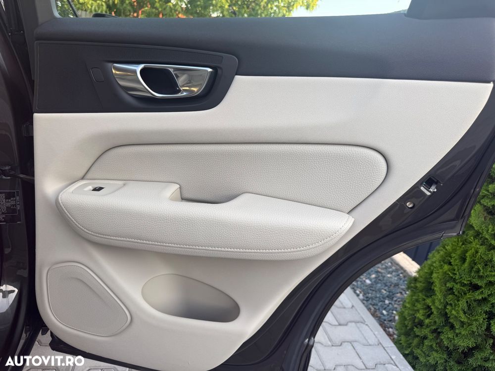 Volvo XC 60 B4 B Geartronic Momentum - 17