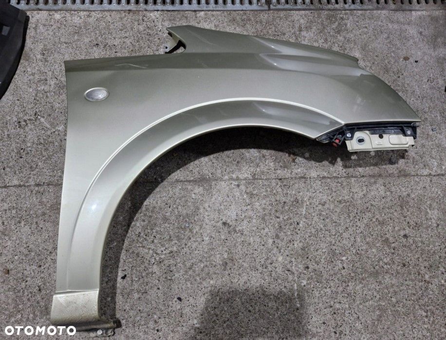 Błotnik prawy przedni przód Opel Meriva A Z40M