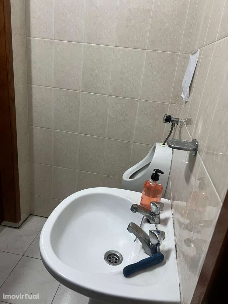 Alugo armazem em Rio Tinto 350+150m2 - Grande imagem: 3/9