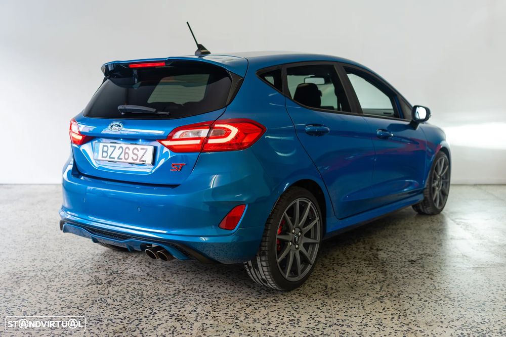 Ford Fiesta 1.5 EcoBoost S&S c/ Pack Pele Exclusiva ST - 4