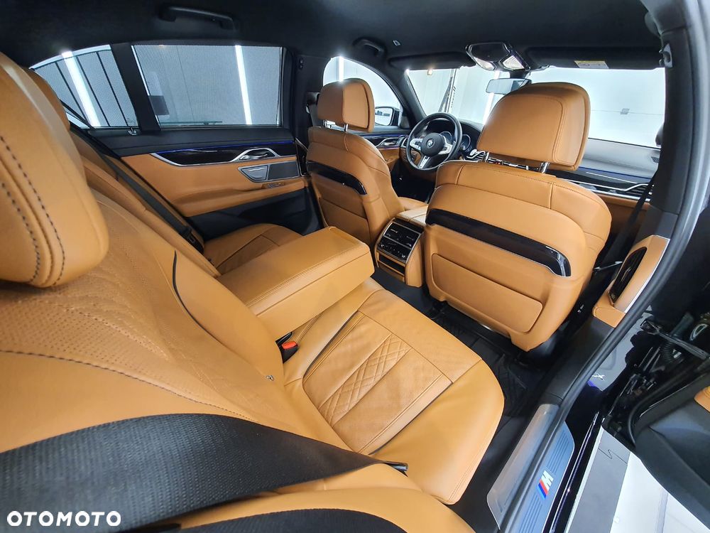 BMW Seria 7 740d xDrive - 14