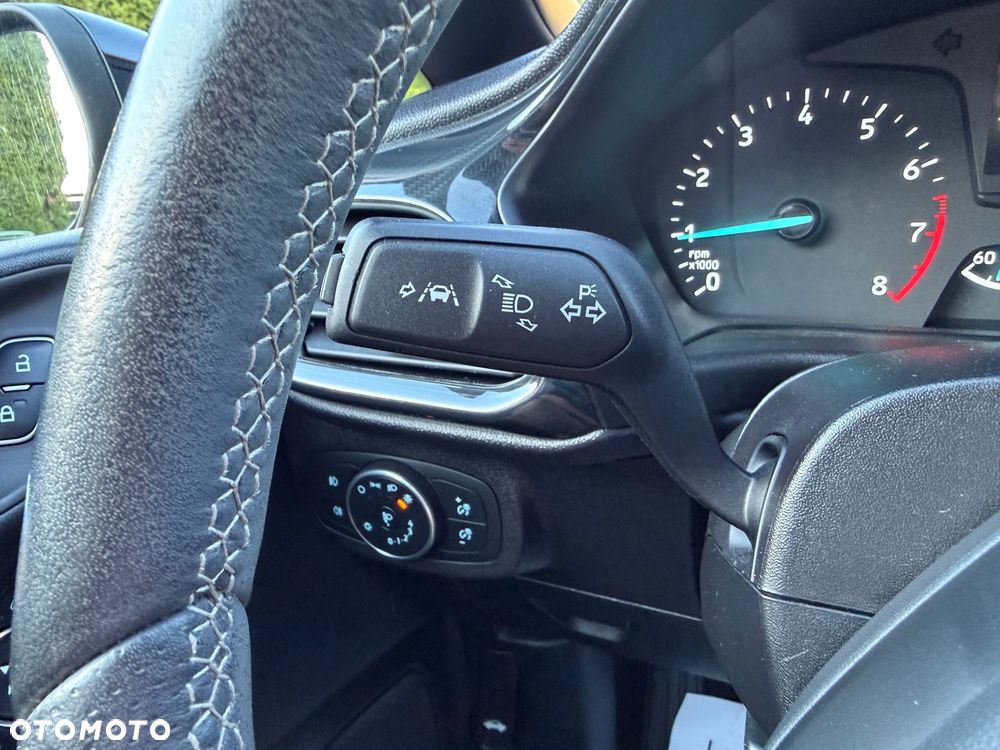 Ford Fiesta 1.0 EcoBoost S&S ST-LINE - 36