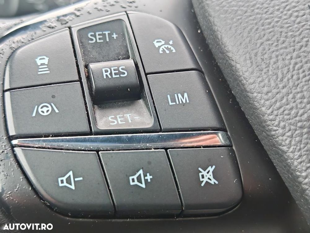 Ford Kuga 2.5 Duratec FHEV ST-LINE X - 22