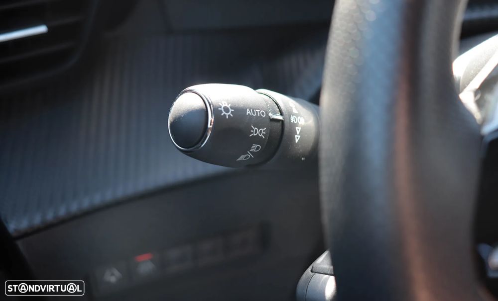 Peugeot 2008 1.2 PureTech GT EAT8 - 33