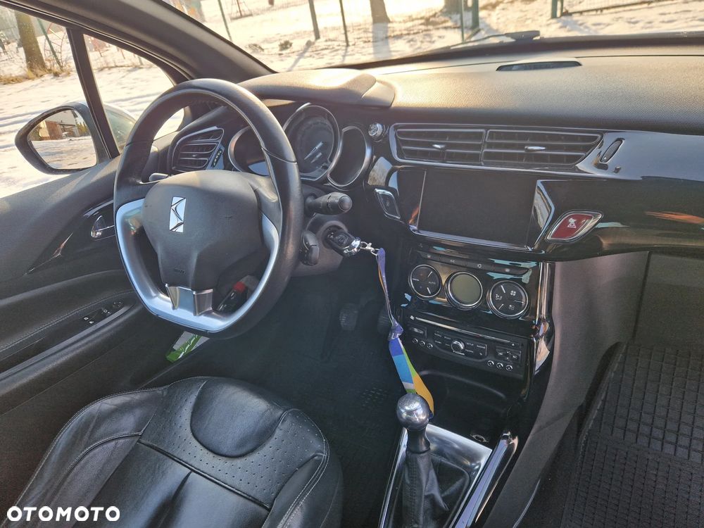 Citroën DS3 HDi 90 FAP SoChic - 11