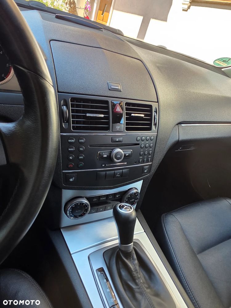 Mercedes-Benz Klasa C 320 CDI 7G-TRONIC Avantgarde - 37