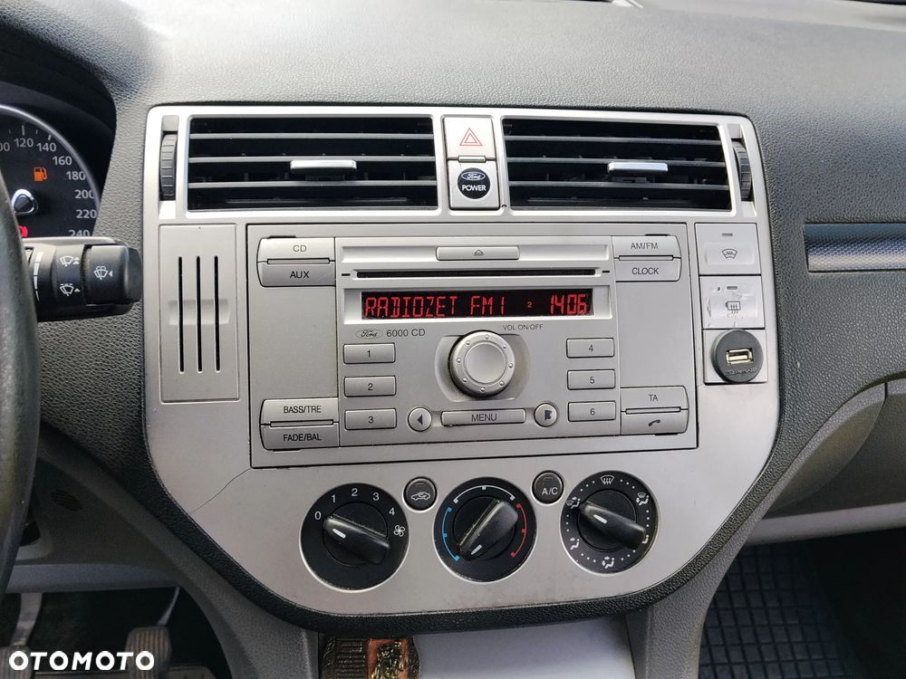 Ford Kuga 2.0 TDCi Titanium - 24