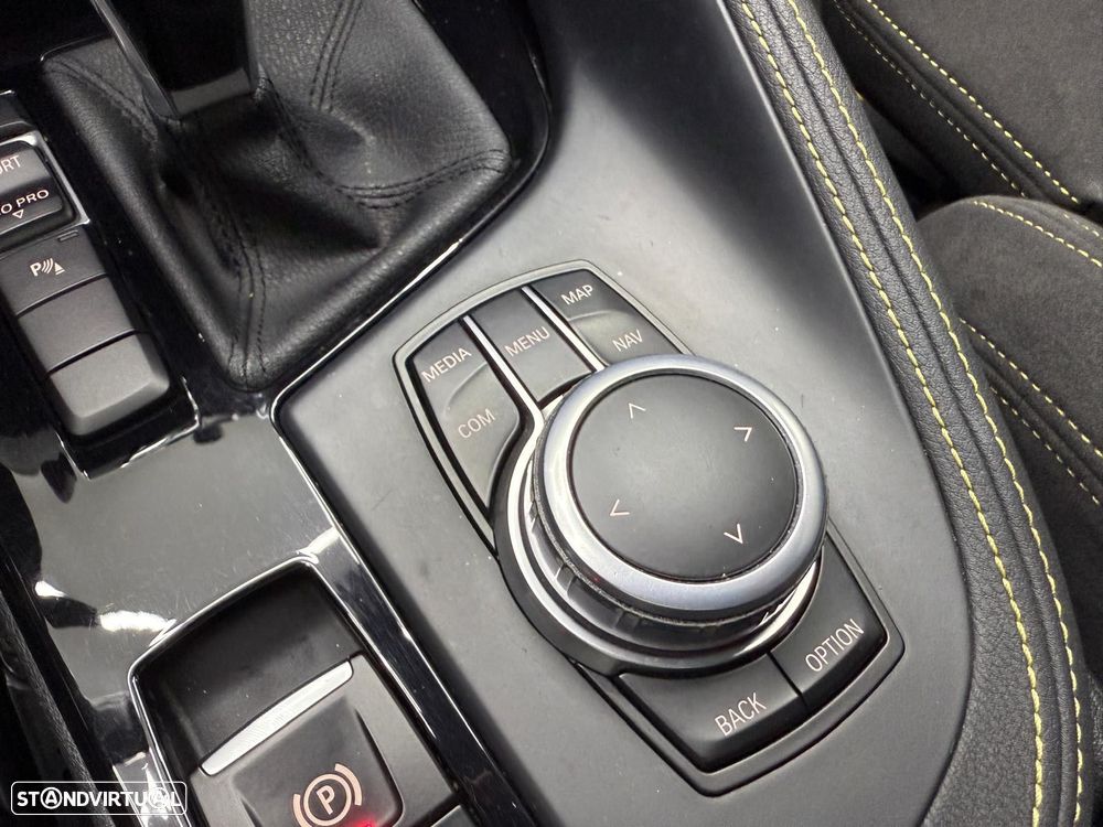 BMW X2 18 d xDrive Auto Pack 50 anos M - 31