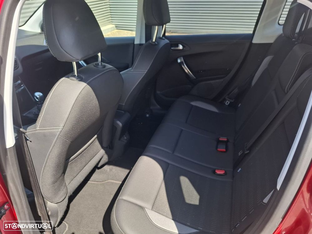Peugeot 2008 1.6 BlueHDi Allure - 23
