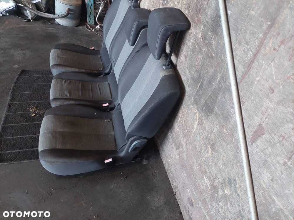 FOTEL DRUGI RZĄD FOTELE LEWY PRAWY ŚRODKOWY RENAULT SCENIC II ID: 237829 - 2