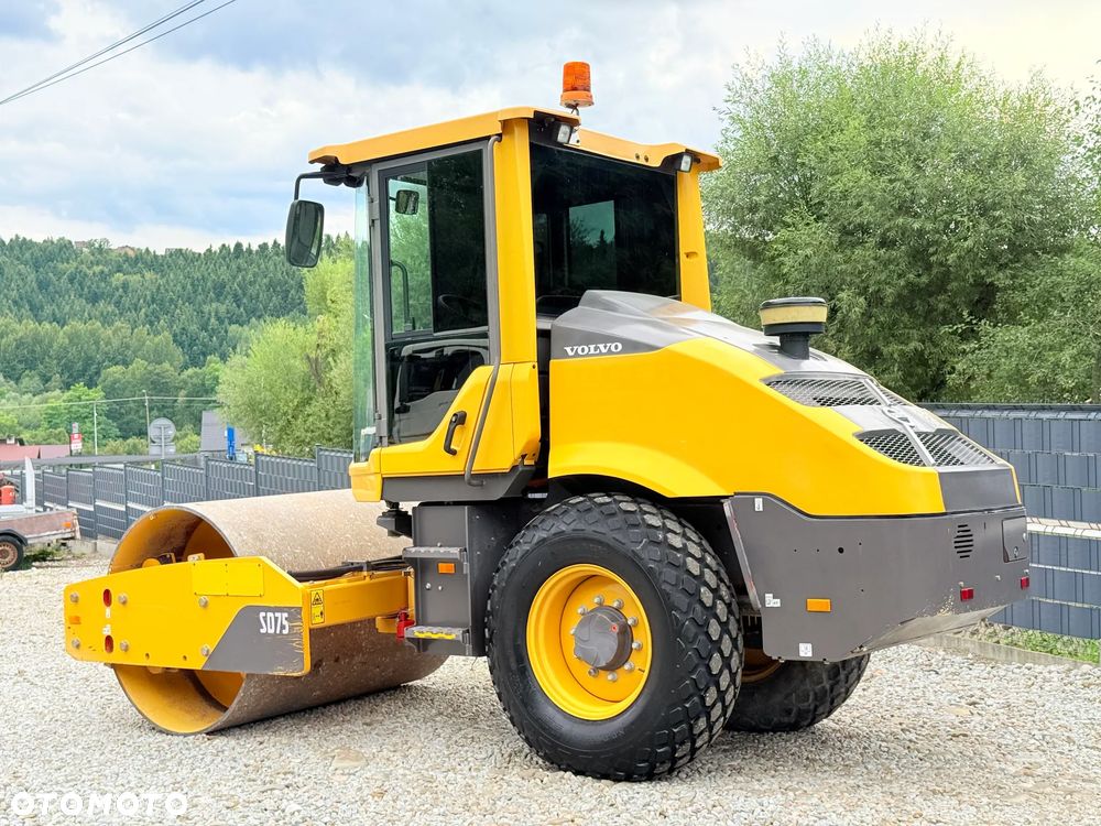 Volvo * Walec Volvo SD 75 * Jak Nowy * Tylko 640 Motogodzin * Walec Drogowy Guma Stal * 8 TON * - 13