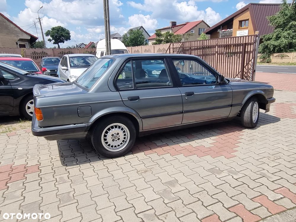 BMW Seria 3 - 36