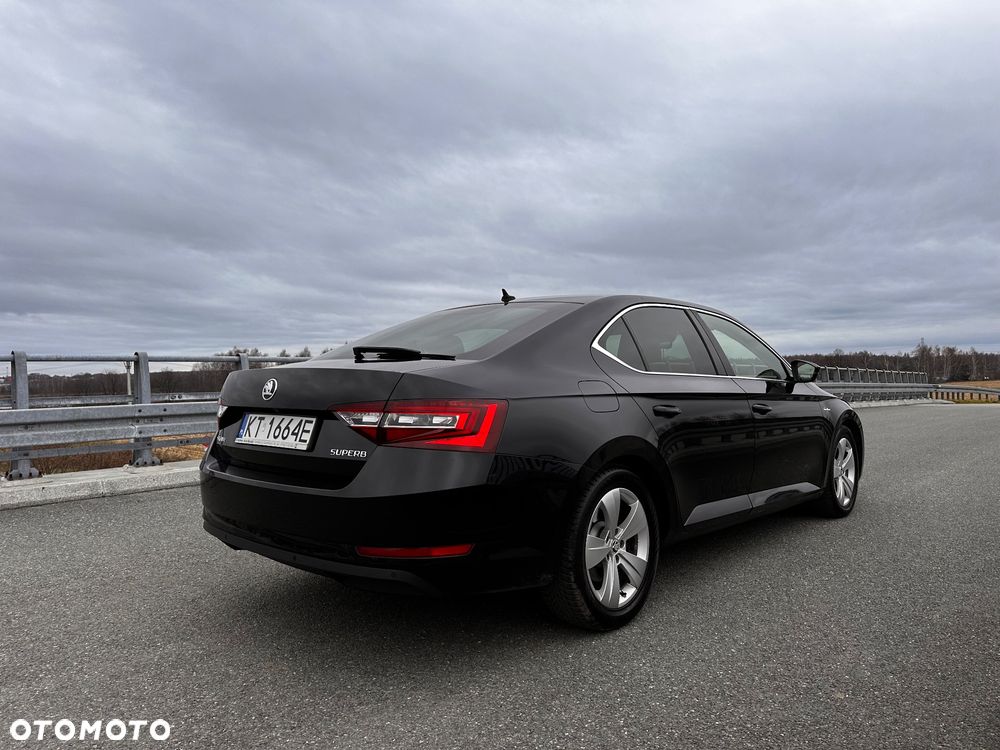 Skoda Superb 2.0 TDI L&K DSG - 5