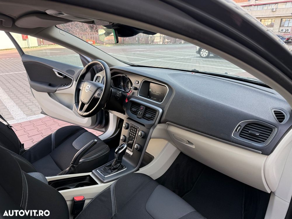 Volvo V40 D2 Powershift Momentum - 7