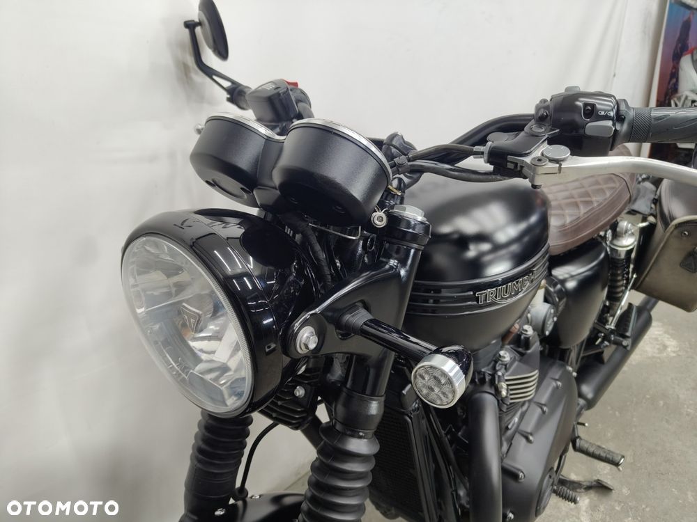 Triumph Bonneville - 18