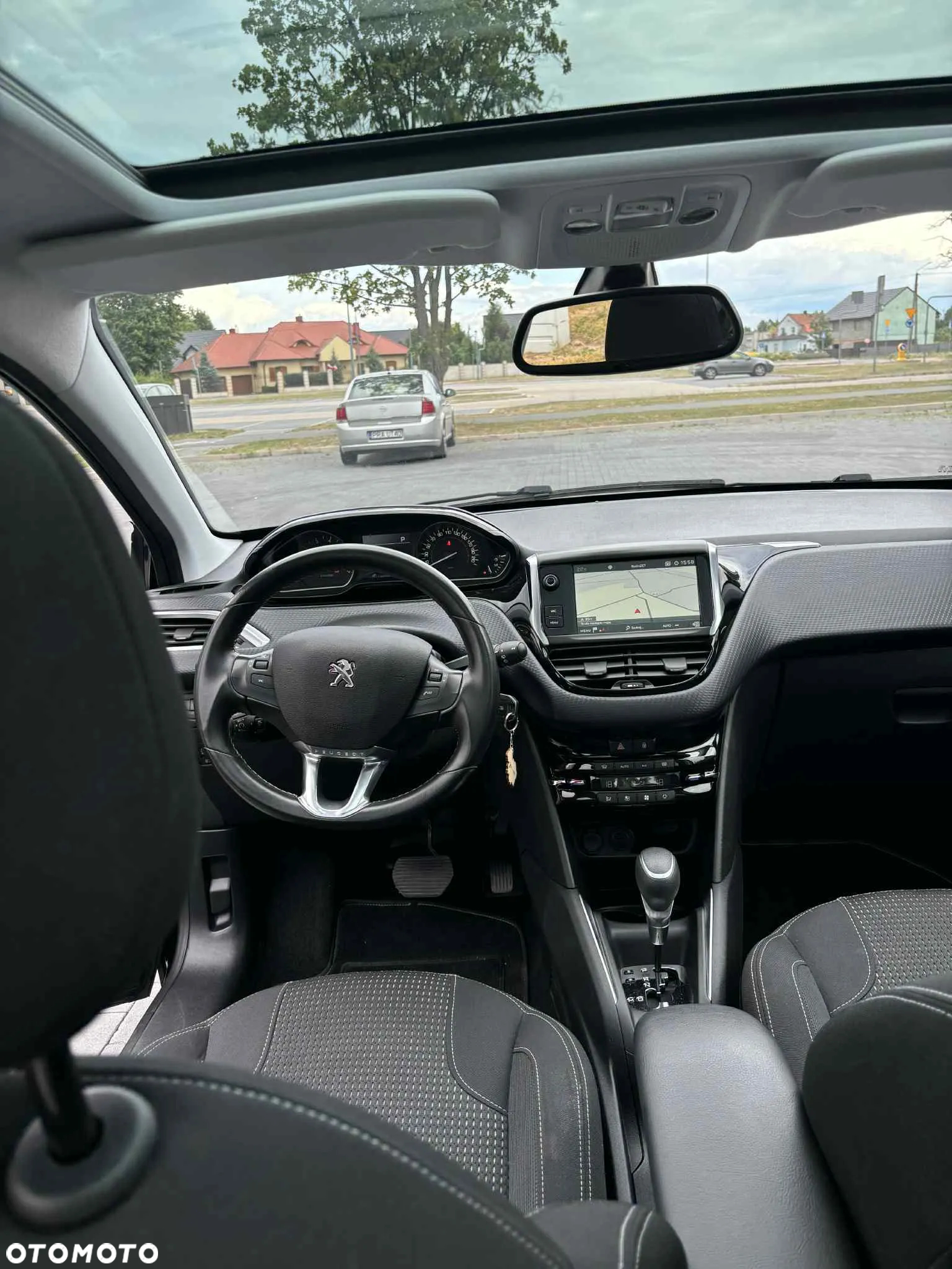 Peugeot 208 - 12