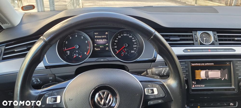 Volkswagen Passat - 4