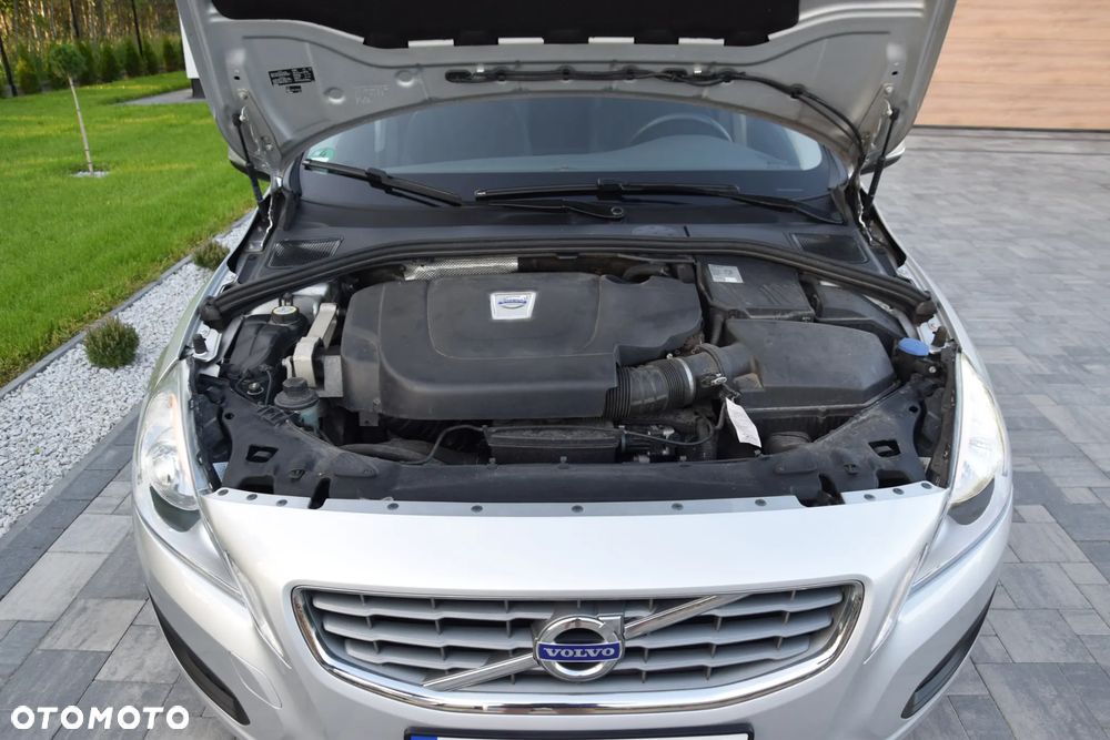 Volvo V60 D3 Momentum - 12
